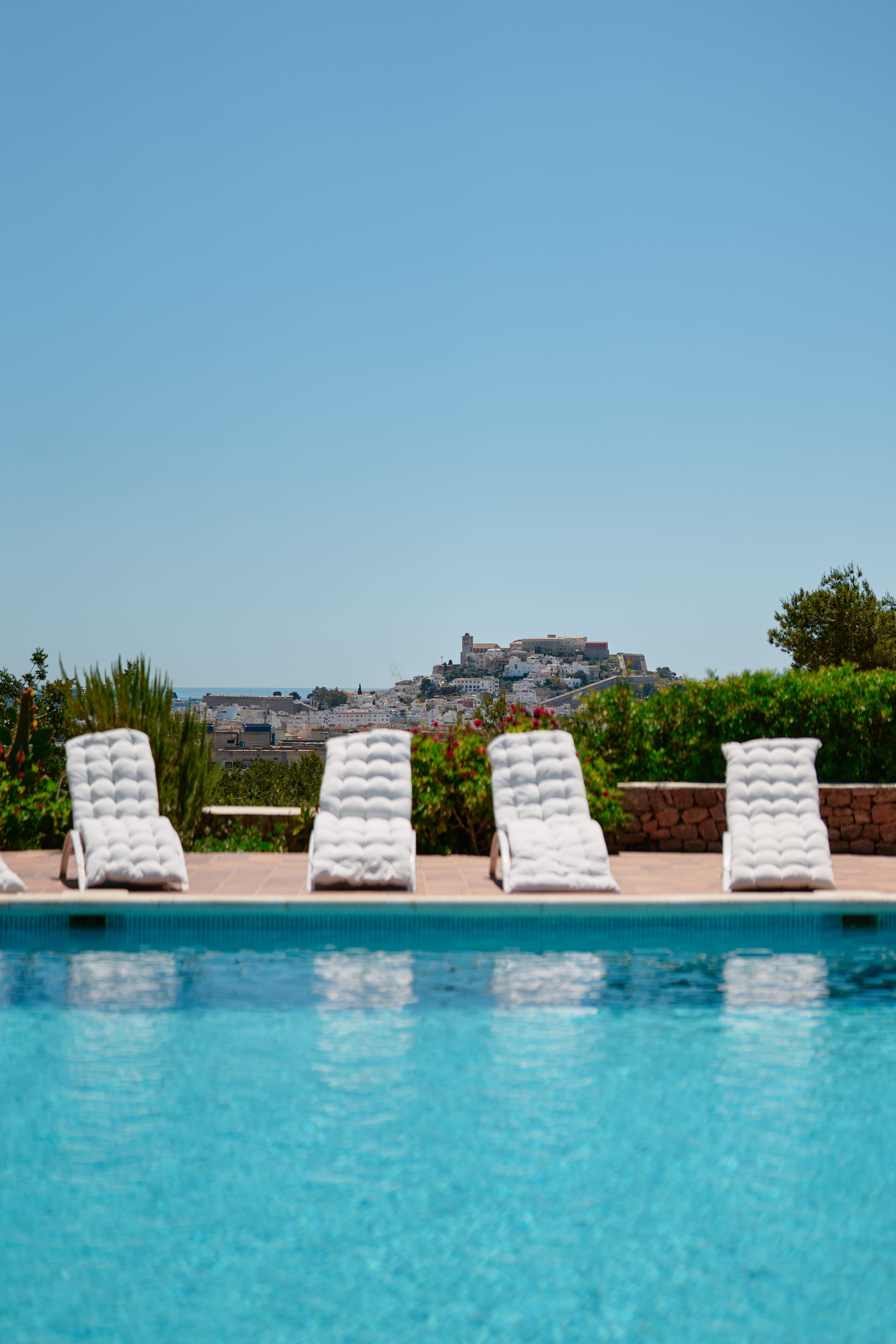 Piscina con vistas a Dalt Vila